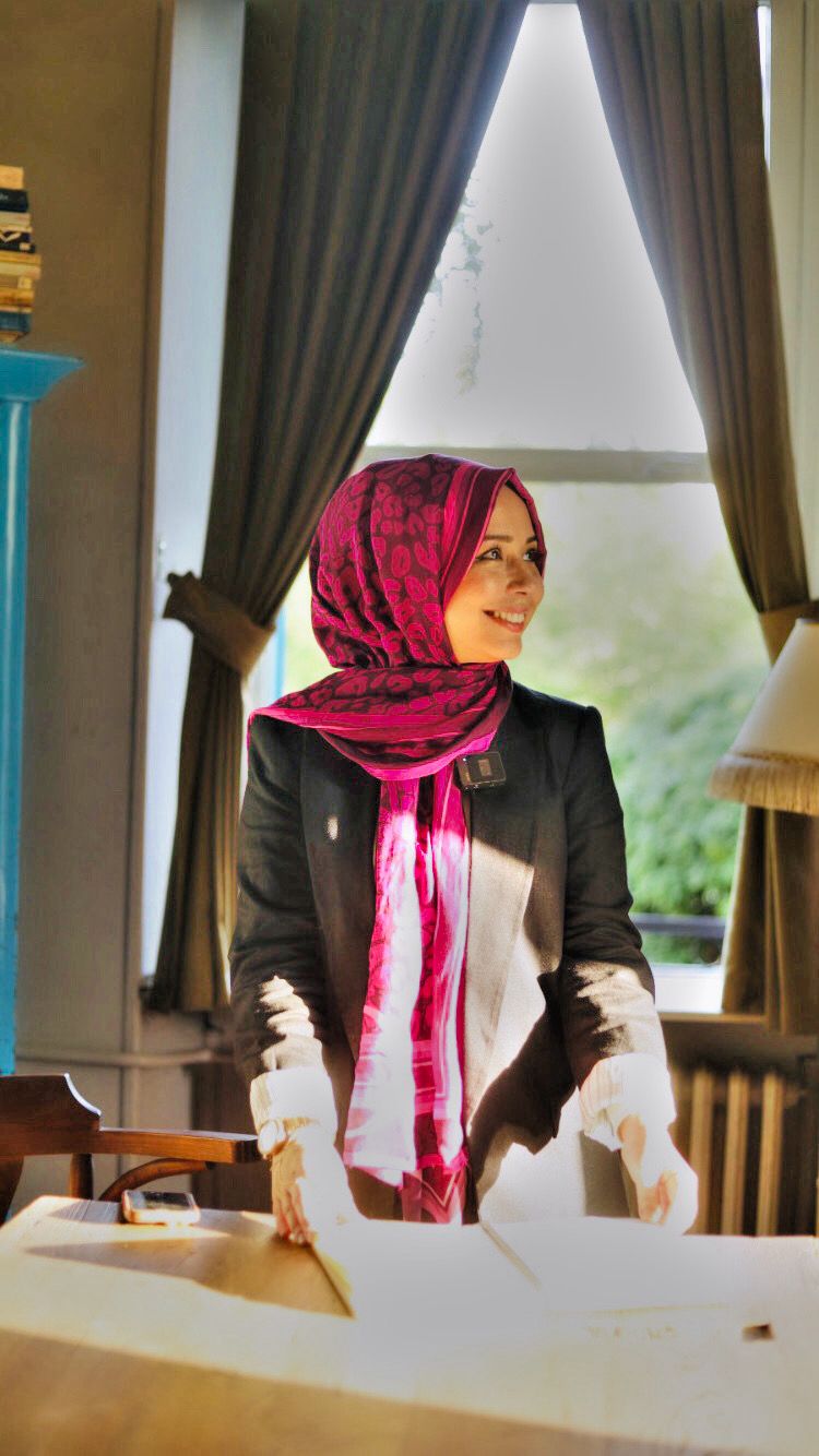 Betül Karakaş – Diksiyon ve Hitabet Eğitmeni